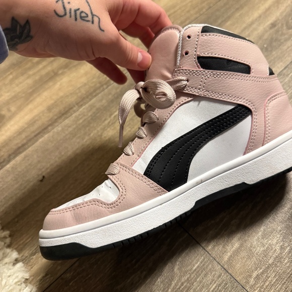 Brand new worn twice Puma high tops baby pink and navy - Picture 1 of 4